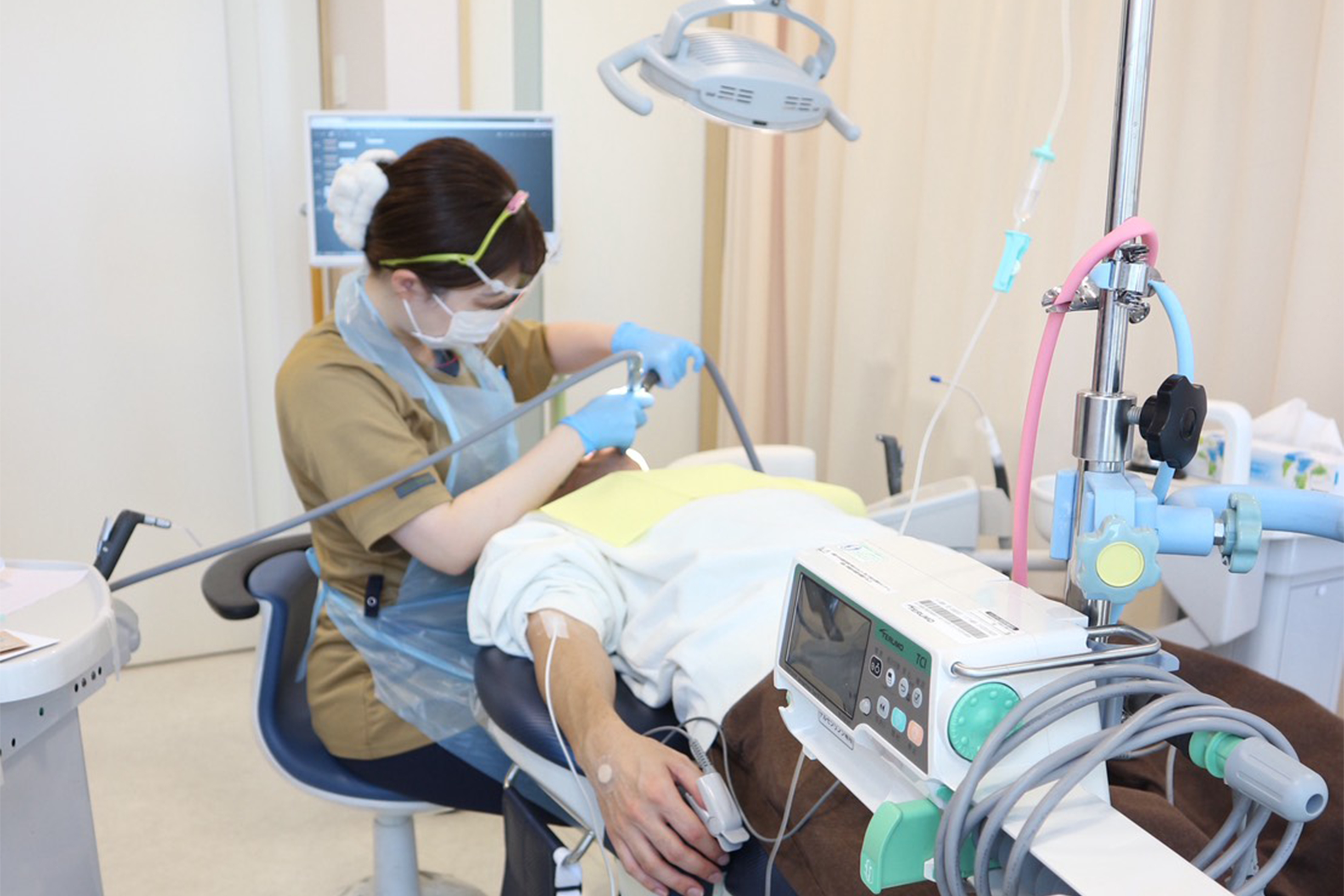 静脈内鎮静法の治療風景